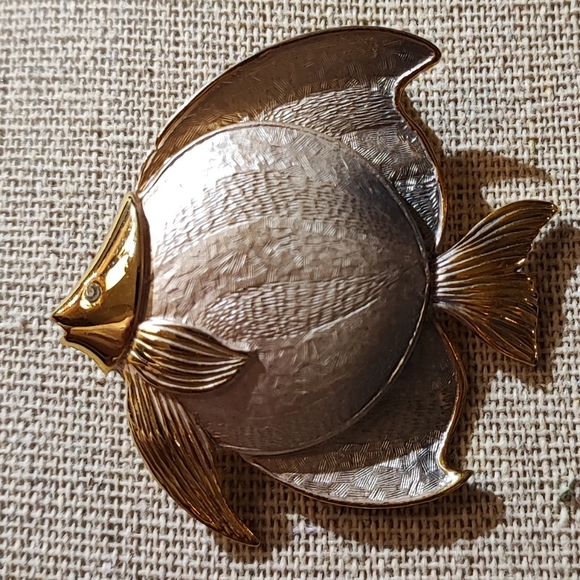 Unsigned Boucher? Gradiant Ombre Gold Tone Matte Enamel Angel Fish Brooch EUC - Picture 5 of 6